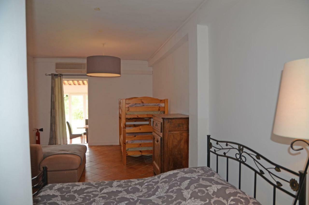 Appartamento Domaine Hemmitage Salernes Esterno foto